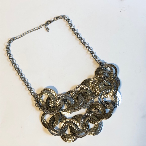 Chico's Double Strand Silver Alligator Print Rings 20.5" Necklace - Picture 7 of 9